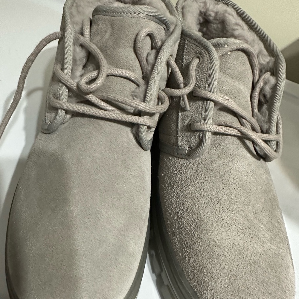 UGG - Picture 7 of 9